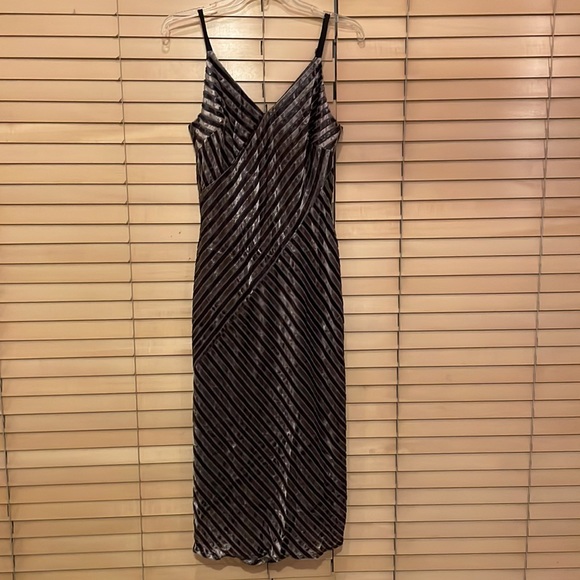 Harlyn for Anthropologie Silver Moon Velvet Midi Dress - Picture 7 of 15